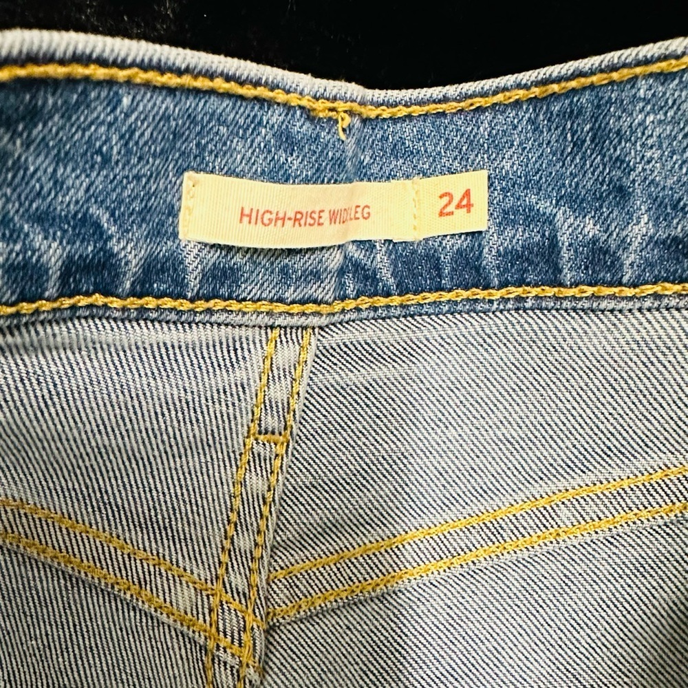 Levi’s High Rise Wide Leg Jeans Light Wash - Picture 7 of 11